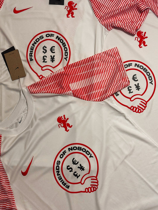 Friends of nobody Trikot „84“