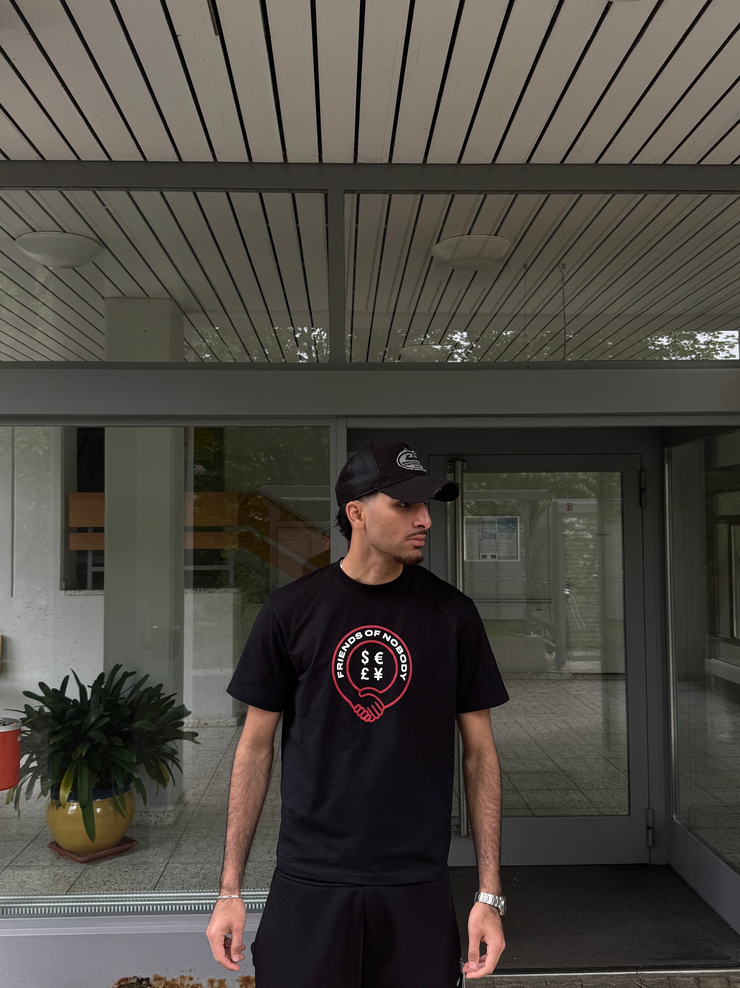 Friends of money Tee