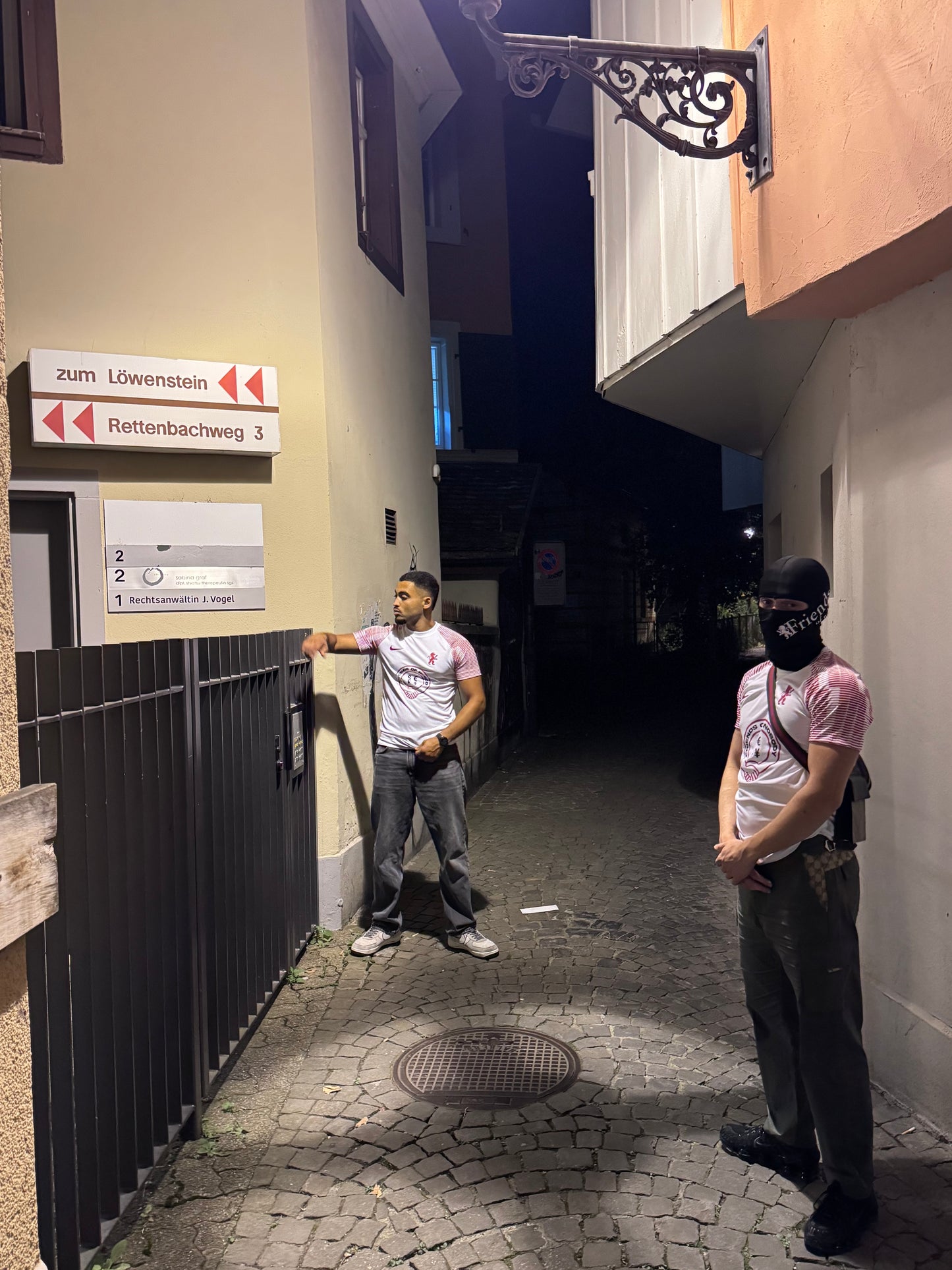 Friends of nobody Trikot „84“